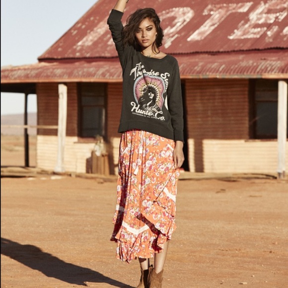 🌿 Spell Revolver Skirt Size XL - Picture 7 of 8